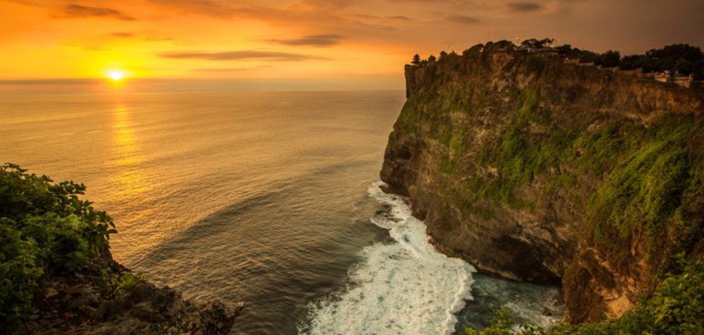 Sunset sur la falaise